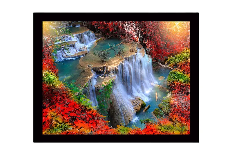 Kehystetty puutaulu canvas-taululla - 41x56 cm - Vesiputous värikkäiden syksynlehtien ympäröimänä, Punainen / Vihreä / Sininen