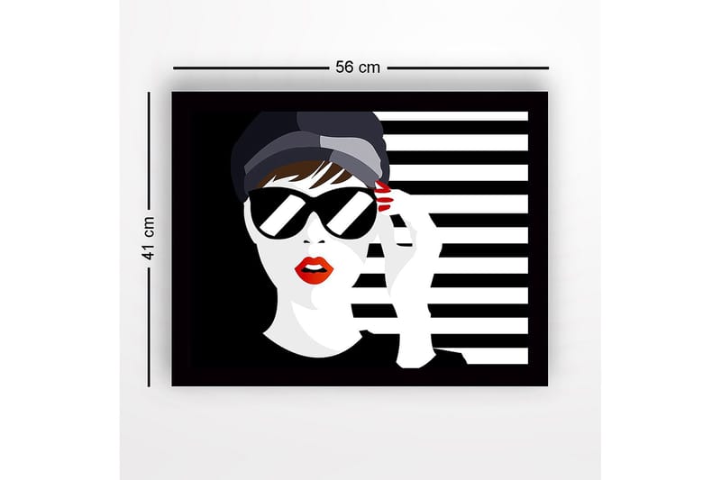 Kehystetty puutaulu canvasille - 41x56 cm - Tyylitelty nainen aurinkolaseissa ja punaisessa huulipunassa - Musta / Valkoinen / Punainen - Sisustustuotteet - Taulu & taide