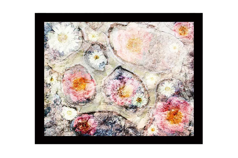 Kehystetty puukangas - 41x56 cm - Abstrakti sommitelma pehmeillä kukilla, Vaaleanpunainen / Valkoinen / Harmaa