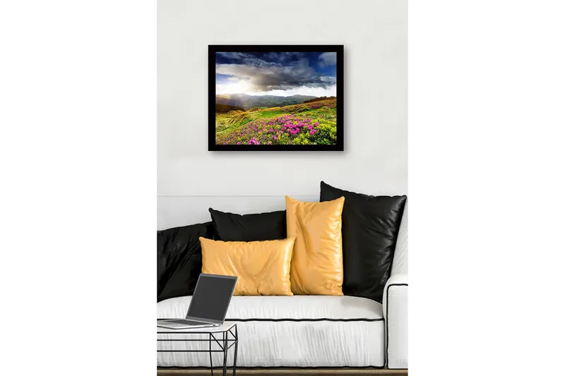 Kehystetty puupohja - 41x56 cm - Kaunis vuoristomaisema kukkivilla niityillä - Vihreä / Vaaleanpunainen / Sininen - Sisustustuotteet - Taulu & taide