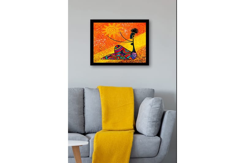 Kehystetty puutaulu canvas-taululla - 41x56 cm - Nainen pitelee aurinkoa värikkäillä kuvioilla - Oranssi / Musta / Keltainen - Sisustustuotteet - Taulu & taide