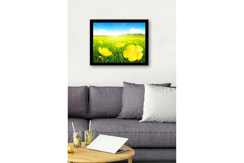 Kehystetty puutaulu canvasille - 41x56 cm - Keltaisten kukkien niitty aurinkoisessa maisemassa - Keltainen / Vihreä - Sisustustuotteet - Taulu & taide