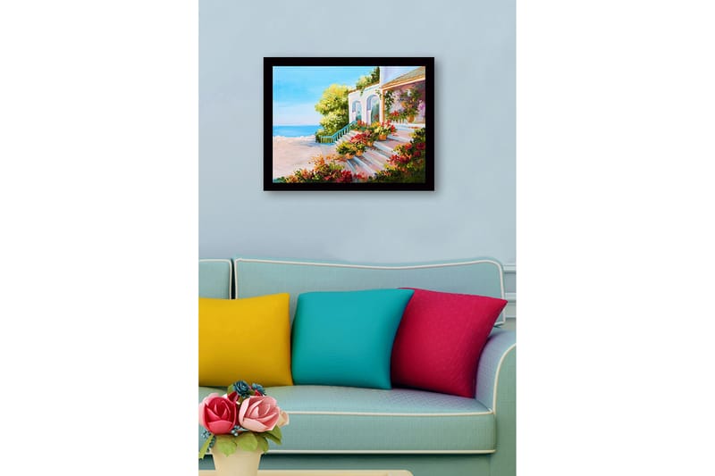 Kehystetty puutaulu canvasille - 41x56 cm - Kaunis portaikko kukkaruukuilla aurinkoisessa rannikkoympäristössä - Vihreä / Vaaleanpunainen / Sininen - Sisustustuotteet - Taulu & taide