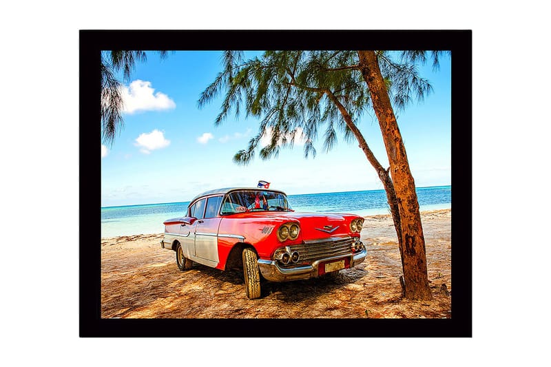 Kehystetty puutaulu canvasille - 41x56 cm - Vanha auto rannalla palmujen taustalla, Punainen / Valkoinen / Harmaa