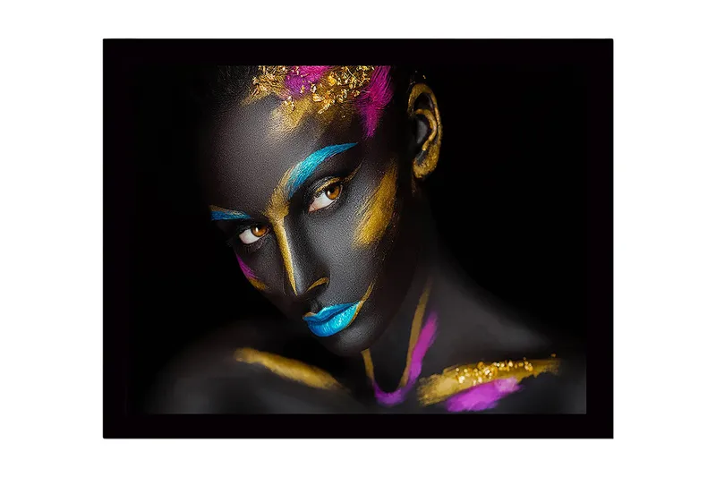 Kehystetty puucanvas - 41x56 cm - Nainen värikkäällä kasvomaalauksella, Musta / Sininen / Kulta