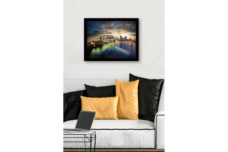 Kehystetty puinen canvas-taulu - 41x56 cm - Upea näkymä kaupunkiin hämärässä ja veden ylittävä silta - Sininen / Kulta / Vihreä - Sisustustuotteet - Taulu & taide