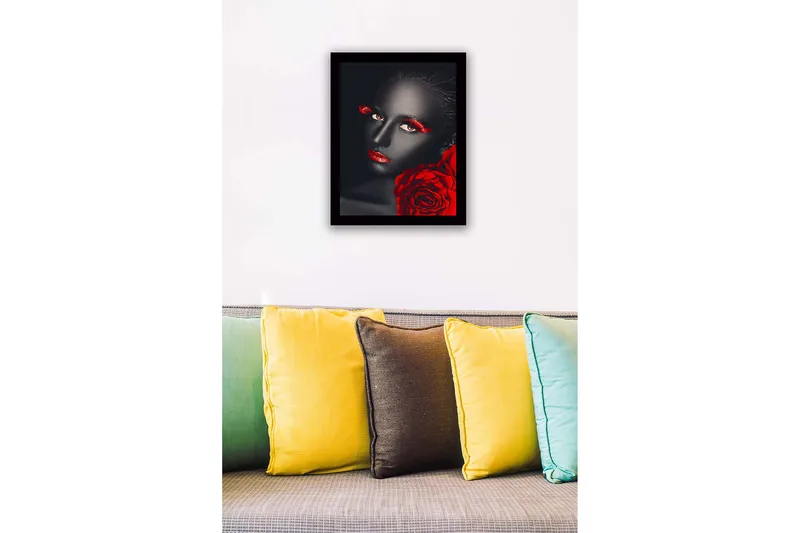 Kehystetty puucanvas - 41x56 cm - Muotokuva mustaihoisesta naisesta, jolla on punaiset yksityiskohdat - Punainen / Musta - Sisustustuotteet - Taulu & taide