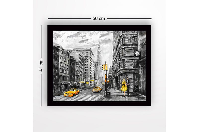 Kehystetty puutaulu canvasille - 41x56 cm - Vilkas kaupunkikuva naisesta keltaisessa mekossa ja keltaisista takseista - Keltainen / Musta / Harmaa - Sisustustuotteet - Taulu & taide