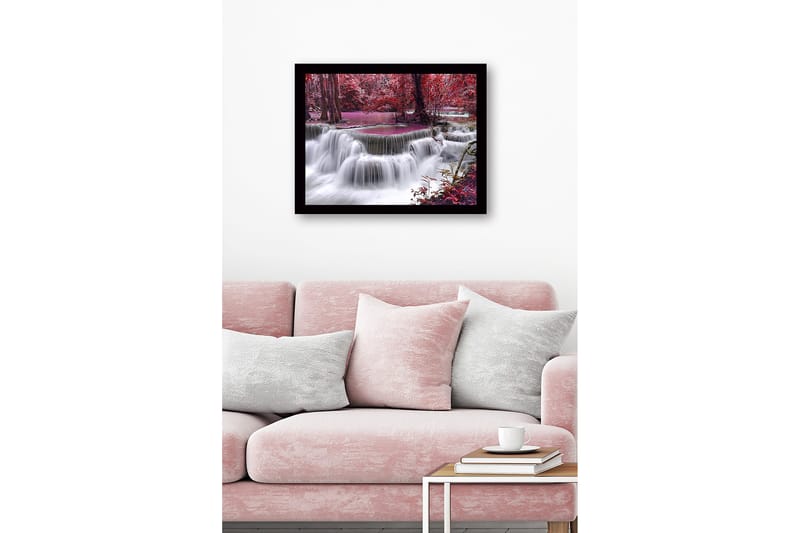 Kehystetty puutaulu canvasille - 41x56 cm - Vesiputous värikkäiden puiden ja kasvillisuuden ympäröimänä - Punainen / Violetti / Valkoinen - Sisustustuotteet - Taulu & taide