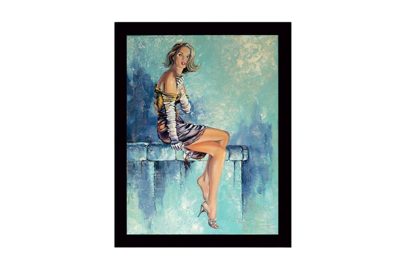 Kehystetty puutaulu canvasille - 41x56 cm - Istuva nainen tyylikkäissä vaatteissa ja rento poseeraus, Sininen / Ihonväri / Musta