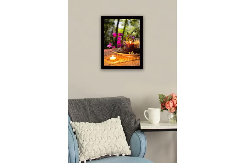 Kehystetty puutaulu canvasille - 41x56 cm - Kaunis kokoelma kukkia ja kynttilöitä puulevyllä - Violetti / Tummanpunainen / Beige - Sisustustuotteet - Taulu & taide