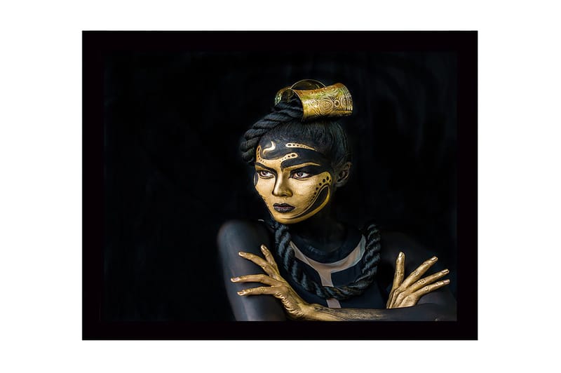 Kehystetty puutaulu canvasille - 41x56 cm - Muotokuva naisesta, jolla on kultainen meikki ja yksityiskohtaiset kuviot, Kulta / Musta