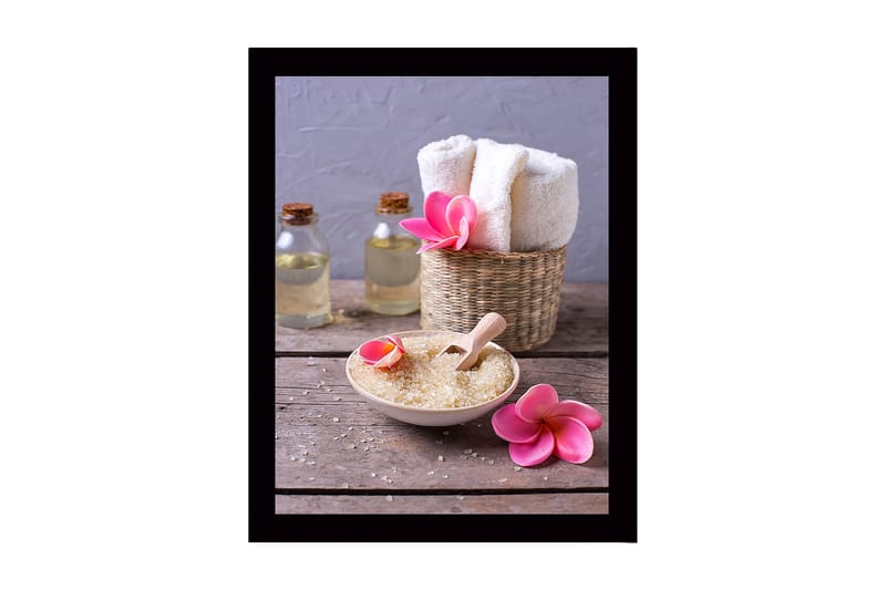 Kehystetty puucanvas - 41x56 cm - Rentouttava kylpyläasetelma kukilla ja kauneustuotteilla, Vaaleanpunainen / Beige / Vihreä