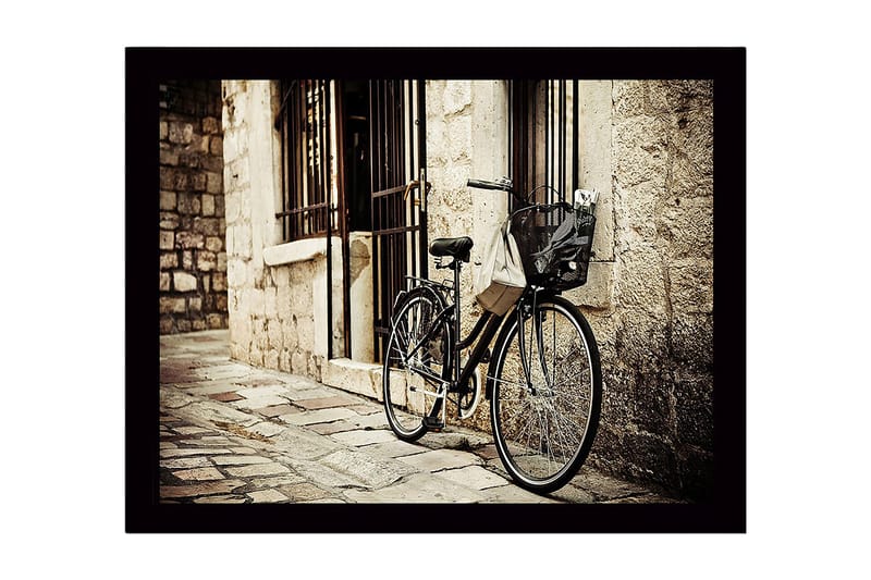 Kehystetty puukangas - 41x56 cm - Polkupyörä nojaa vanhaa kivimuuria vasten, Musta / Beige / Harmaa
