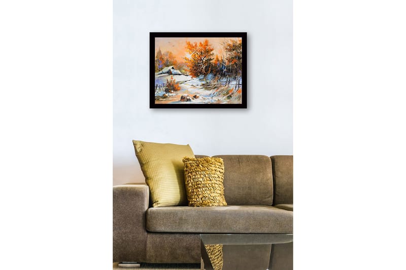Kehystetty puutaulu canvasille - 41x56 cm - Talvimaisema lumipeitteisillä puilla ja mökillä taustalla - Oranssi / Valkoinen / Sininen - Sisustustuotteet - Taulu & taide