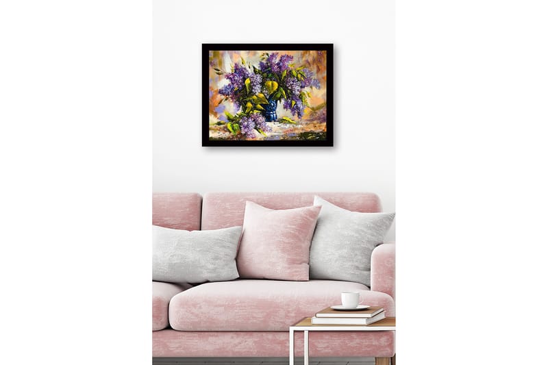 Kehystetty puutaulu canvasille - 41x56 cm - Värikäs syreenien kukkien kimppu sinisessä maljakossa - Violetti / Vihreä / Sininen - Sisustustuotteet - Taulu & taide