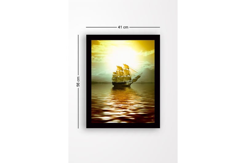 Kehystetty puutaulu canvasille - 41x56 cm - Purjevene liukuu peilimäisten vesipintojen yli auringonlaskun valossa - Kulta / Ruskea / Vaaleanvihreä - Sisustustuotteet - Taulu & taide