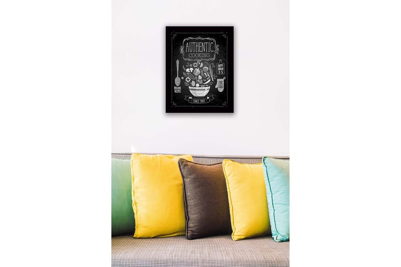 Kehystetty puutaulu canvasille - 41x56 cm - Keittiökyltti, jossa on kulho täynnä vihanneksia ja keittiövälineitä - Valkoinen / Musta - Sisustustuotteet - Taulu & taide