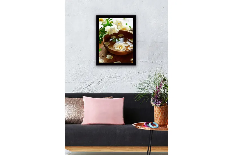 Kehystetty puutaulu canvasille - 41x56 cm - Kaunis kulho kelluvilla kukilla ja terälehdillä - Valkoinen / Vihreä / Ruskea - Sisustustuotteet - Taulu & taide