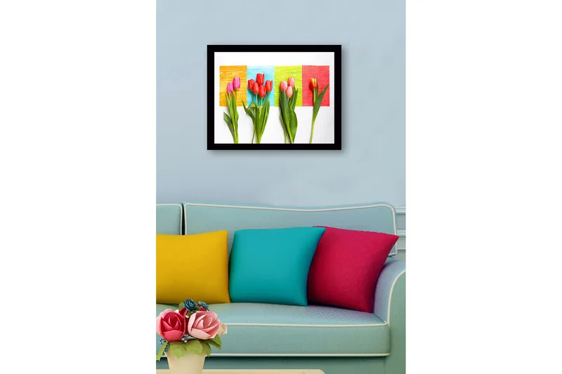 Kehystetty puutaulu canvasille - 41x56 cm - Värikäs tulppaanikimppu eloisaa taustaa vasten - Punainen / Vaaleanpunainen / Vihreä - Sisustustuotteet - Taulu & taide