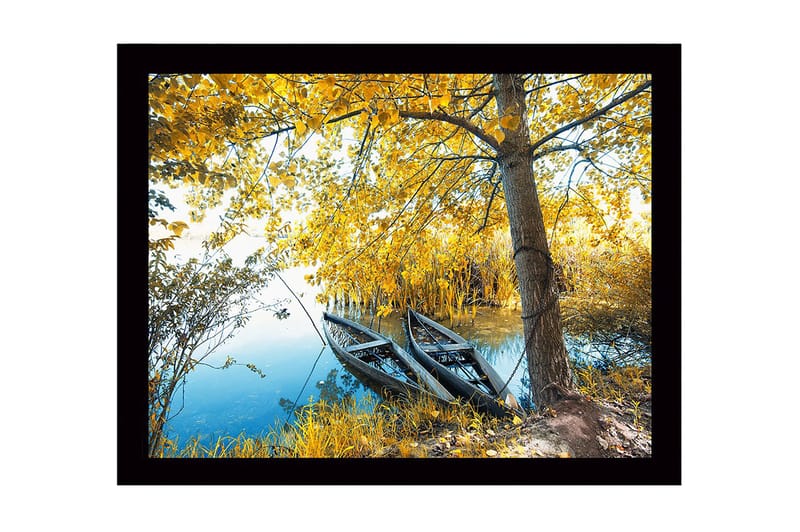 Kehystetty puutaulu canvasille - 41x56 cm - Veneitä peilimäisellä järvellä, kultaisten syksyn lehtien ympäröimänä, Kulta / Vihreä / Sininen