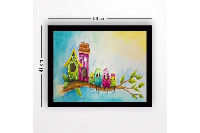 Kehystetty puutaulu canvasille - 41x56 cm - Värikkäitä lintuja oksalla ja linnunpönttöjä taustalla - Vihreä / Vaaleanpunainen / Sininen - Sisustustuotteet - Taulu & taide