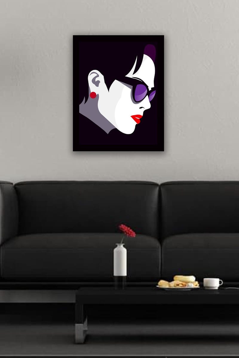Kehystetty puutaulu canvasille - 41x56 cm - Tyylitelty profiili naisesta aurinkolaseissa - Tummanvioletti / Punainen / Valkoinen - Sisustustuotteet - Taulu & taide