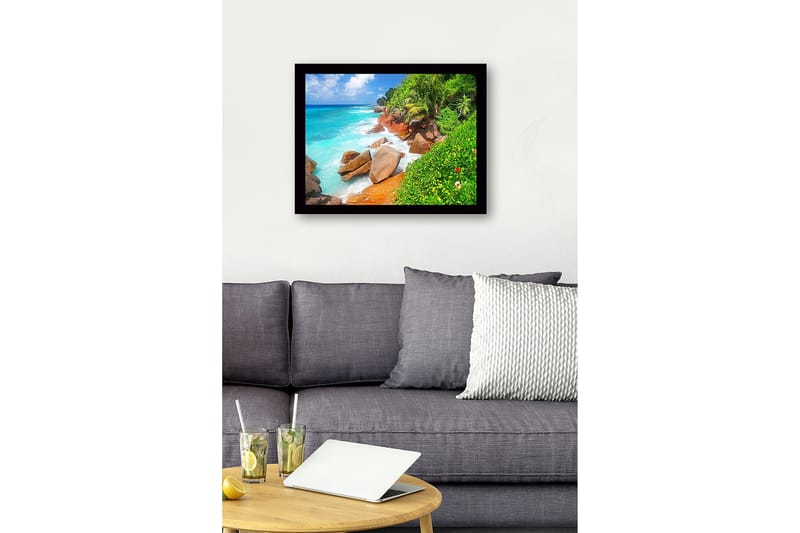 Kehystetty puutaulu canvasille - 41x56 cm - Kaunis ranta kivillä ja turkoosilla vedellä - Turkoosi / Vihreä / Beige - Sisustustuotteet - Taulu & taide