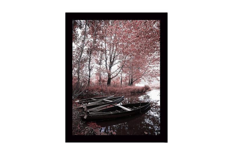 Kehystetty puutaulu canvasille - 41x56 cm - Rauhallisuus peilimäisen järven rannalla veneiden ja syksyn värien ympäröimänä, Punainen / Musta / Harmaa