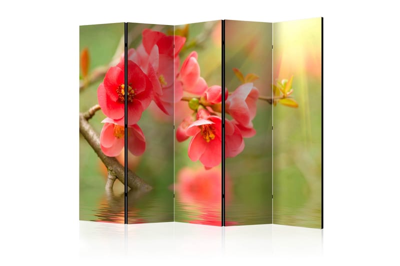 Tilanjakaja Azalea reflected in the water II 225x172, Artgeist sp. z o. o.