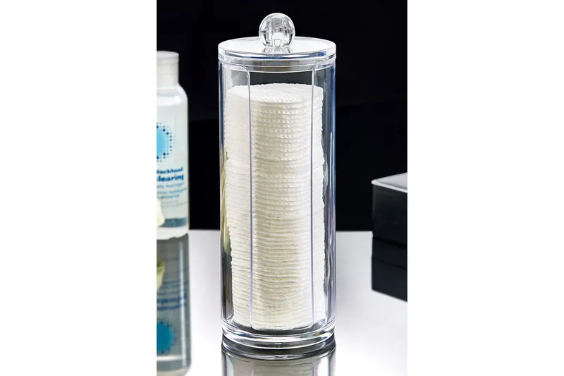 Kazuoki Kylpyhuoneen säilytys, Läpinäkyvä