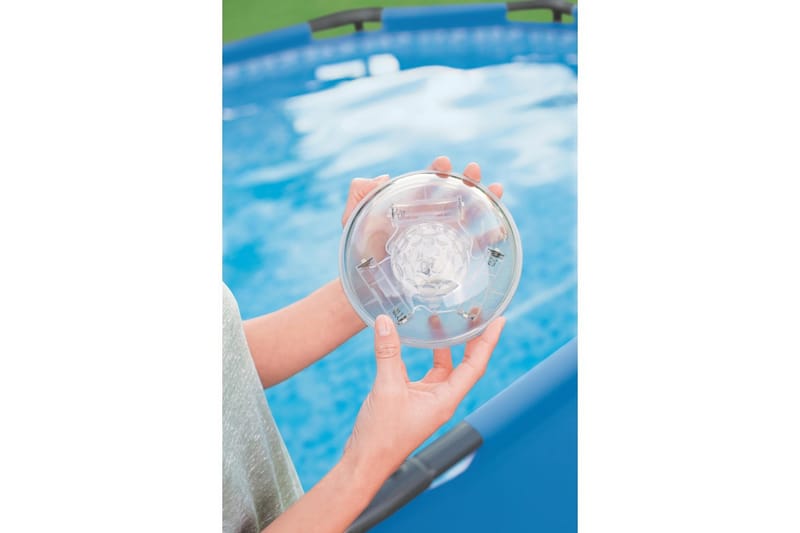 Allasvalo Planet Pool Flowclear LED Nestemäinen - Urheilu & vapaa-aika - Retkeily & vaellus - Retkeilytarvikkeet - Retkilyhty