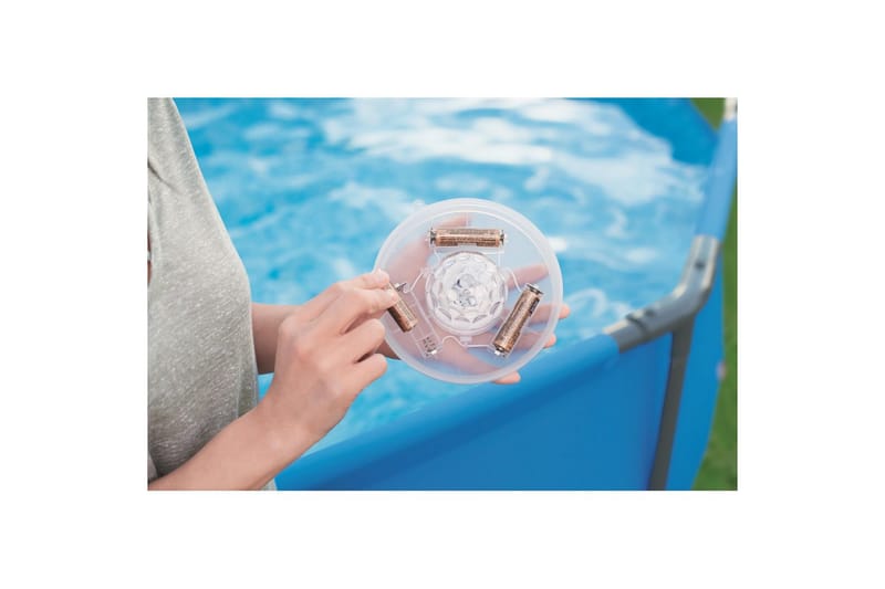 Allasvalo Planet Pool Flowclear LED Nestemäinen - Urheilu & vapaa-aika - Retkeily & vaellus - Retkeilytarvikkeet - Retkilyhty