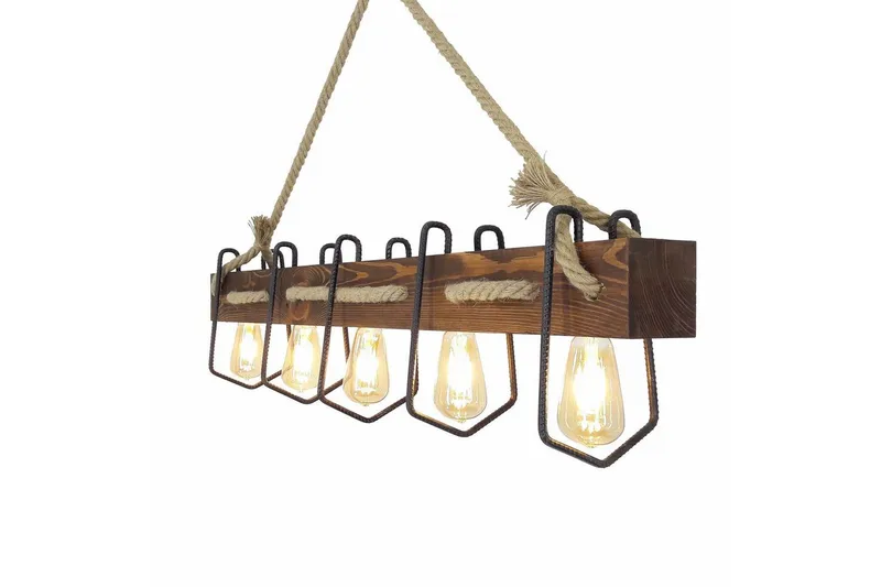 Kattovalaisin Kalldrun Pähkinäpuu, Pähkinäpuu