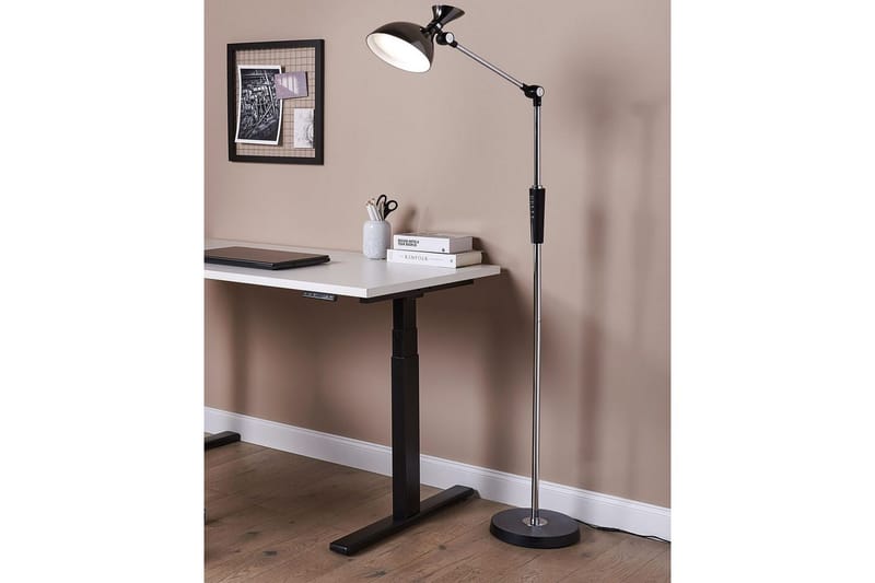 Medro Lattiavalaisin 169 cm - Hopea - Valaistus - Sisävalaistus & lamput - Lattiavalaisin - 3-vartinen lattiavalaisin