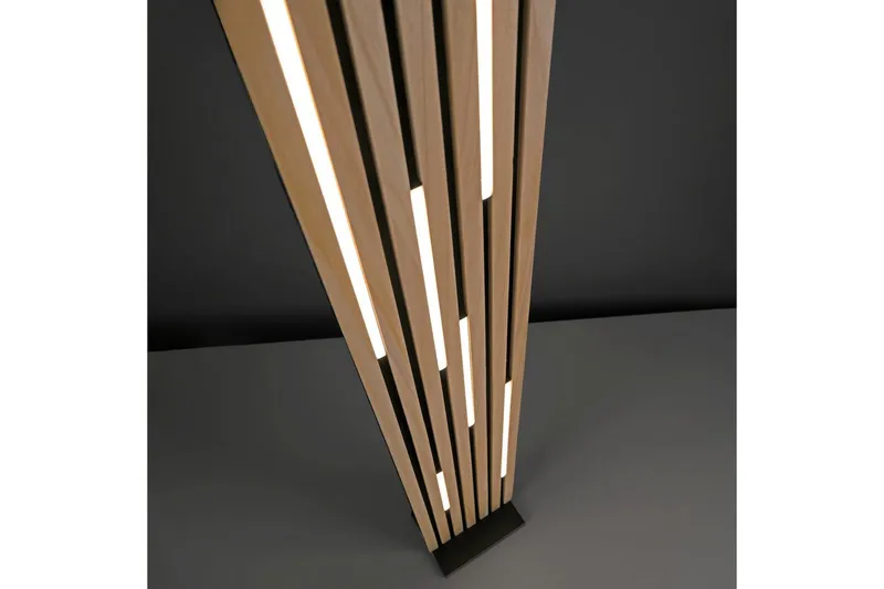 Q-Akustik Paul Neuhaus Lattiavalaisin - Valaistus - Sisävalaistus & lamput - Lattiavalaisin - 3-vartinen lattiavalaisin