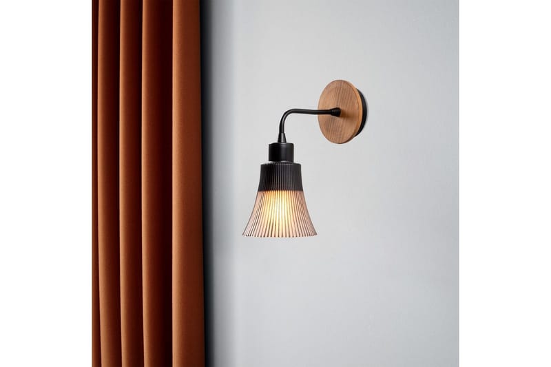 Seinävalaisin Vellor Musta - Musta - Valaistus - Sisävalaistus & lamput - Lattiavalaisin - 3-vartinen lattiavalaisin