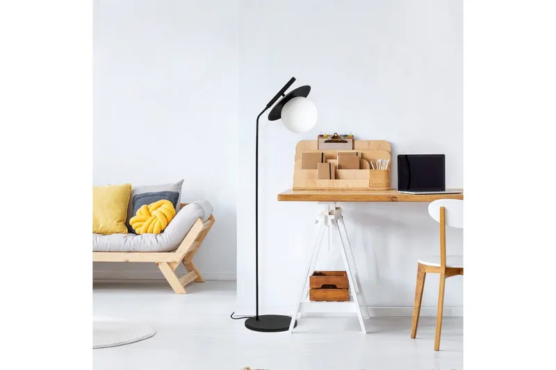 Sudattiavalaisin Cartin Musta - Musta - Valaistus - Sisävalaistus & lamput - Lattiavalaisin - 3-vartinen lattiavalaisin