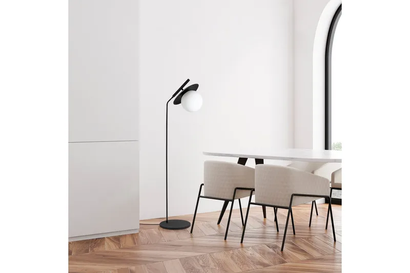 Sudattiavalaisin Cartin Musta - Musta - Valaistus - Sisävalaistus & lamput - Lattiavalaisin - 3-vartinen lattiavalaisin