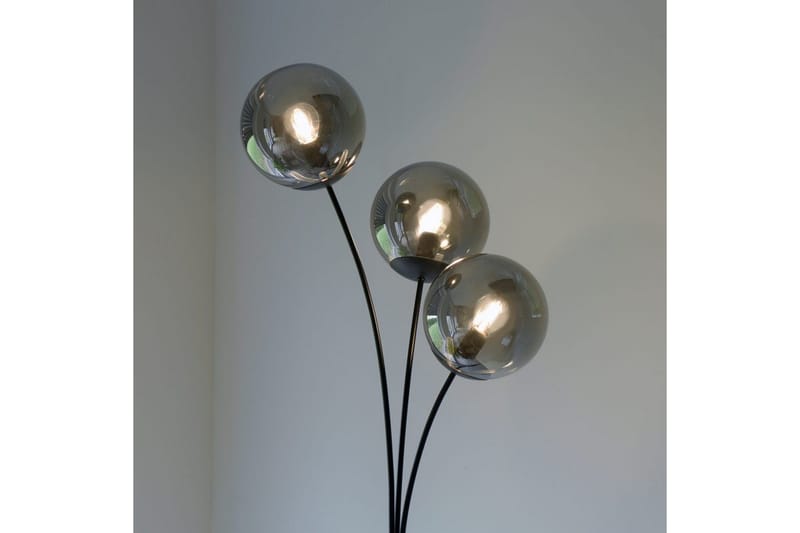 Widow Just Light -Lattiavalaisin - Valaistus - Sisävalaistus & lamput - Lattiavalaisin - 3-vartinen lattiavalaisin