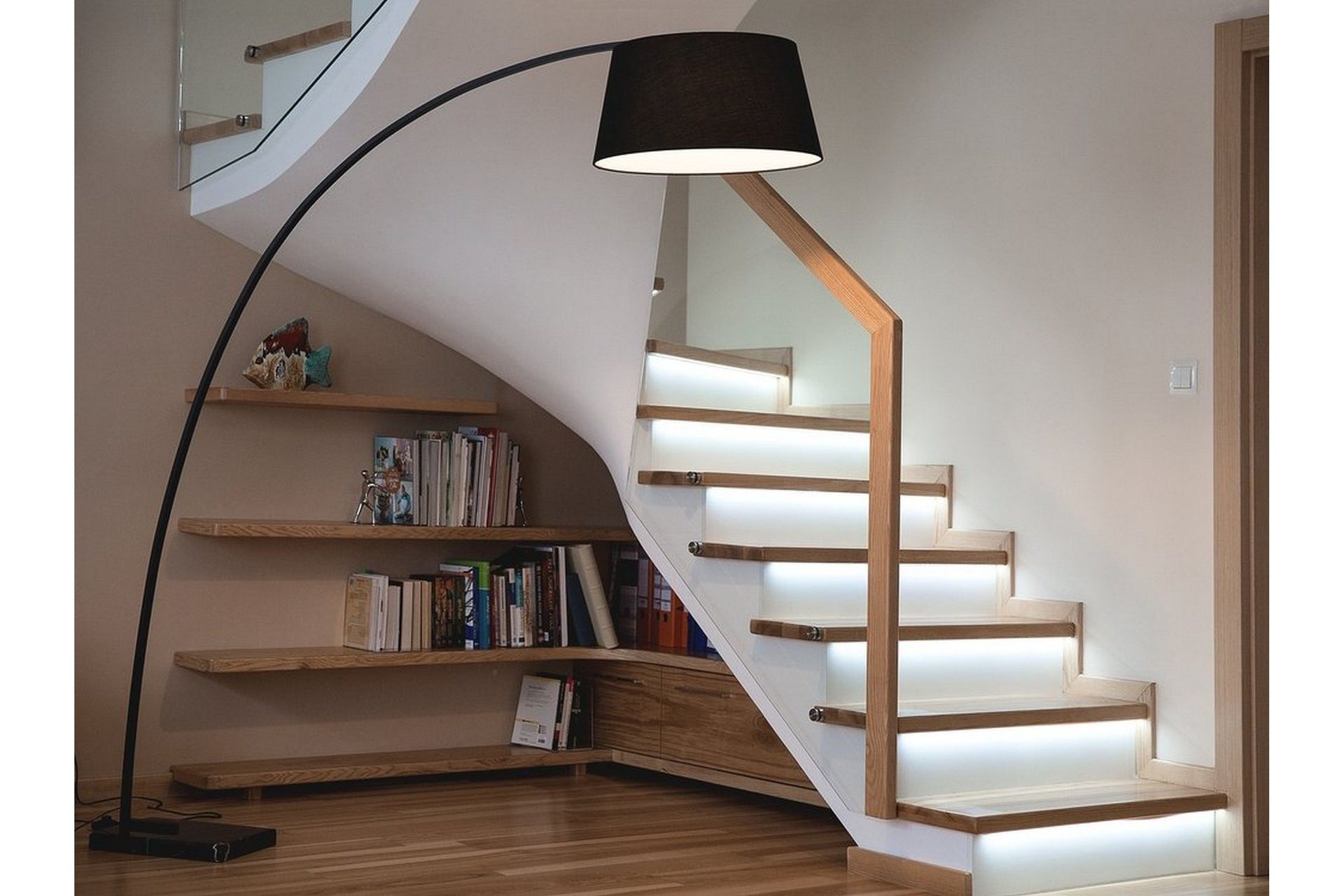 Golvlampa Svart