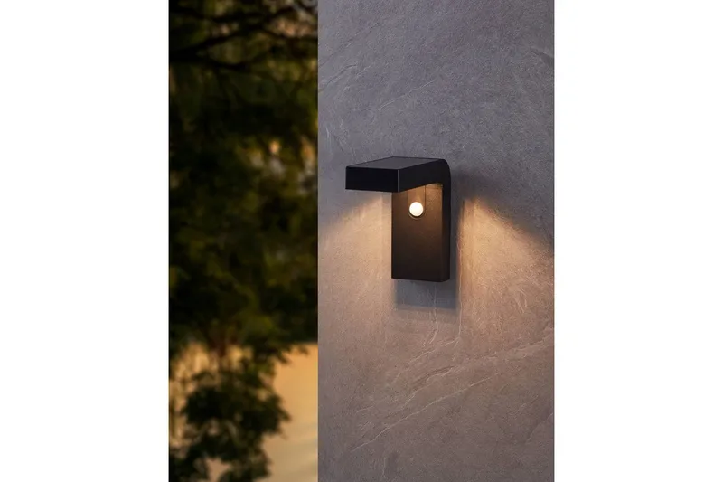 Seinävalaisin Ulkovalaistus Eglo Baracconi Tunnistimella - Musta - Valaistus - Ulkovalaistus - Aurinkokennovalaistus